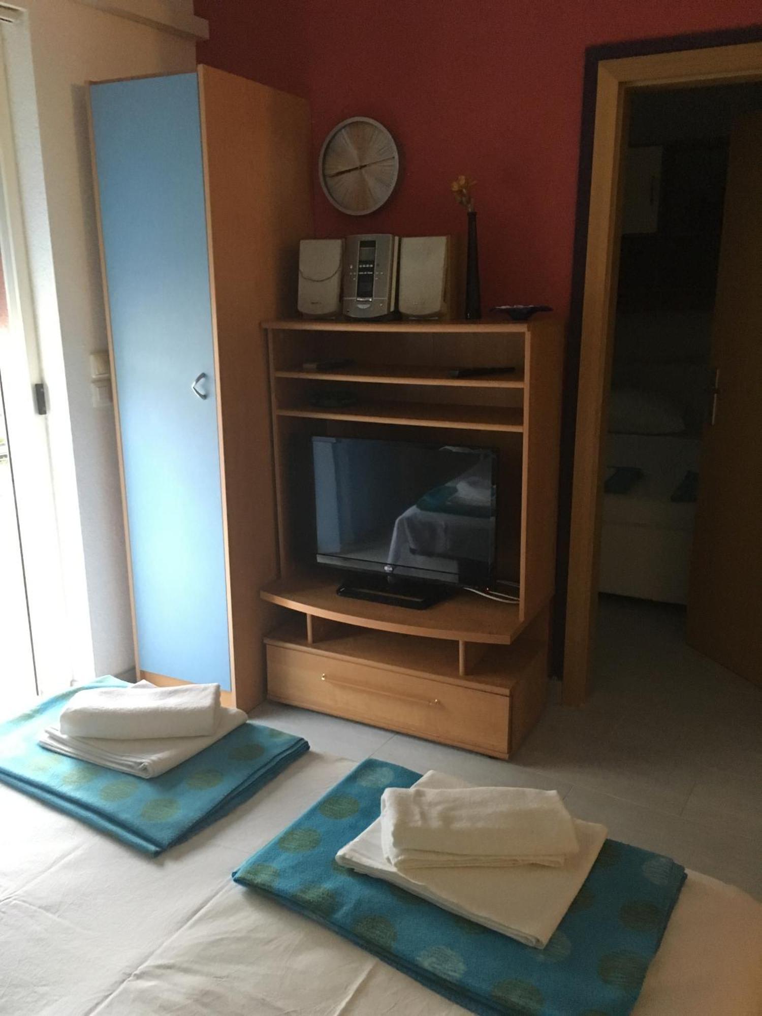 Apartments By The Sea Promajna, Makarska - 2673 Номер фото